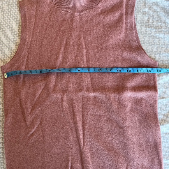 NWT Size S cashmere sleeveless sweater - Picture 8 of 9